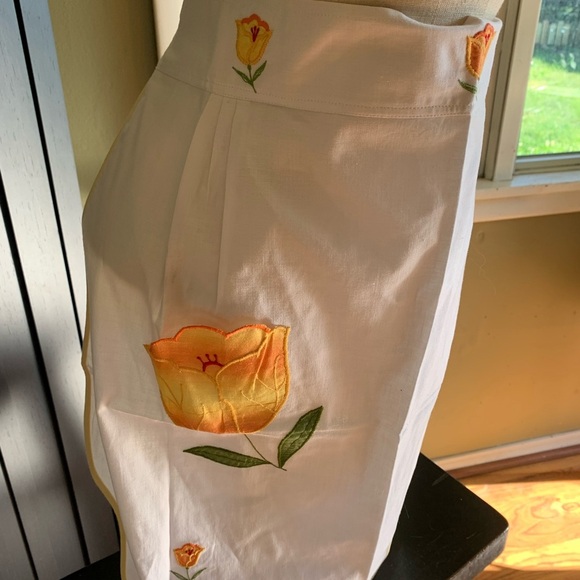 Set of Two Handmade Vintage Mid-Century Cooking Aprons Set - Picture 9 of 16